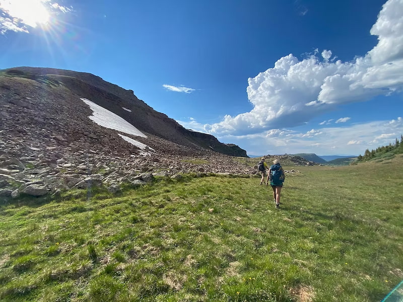 In the saddle of Trappers Peak