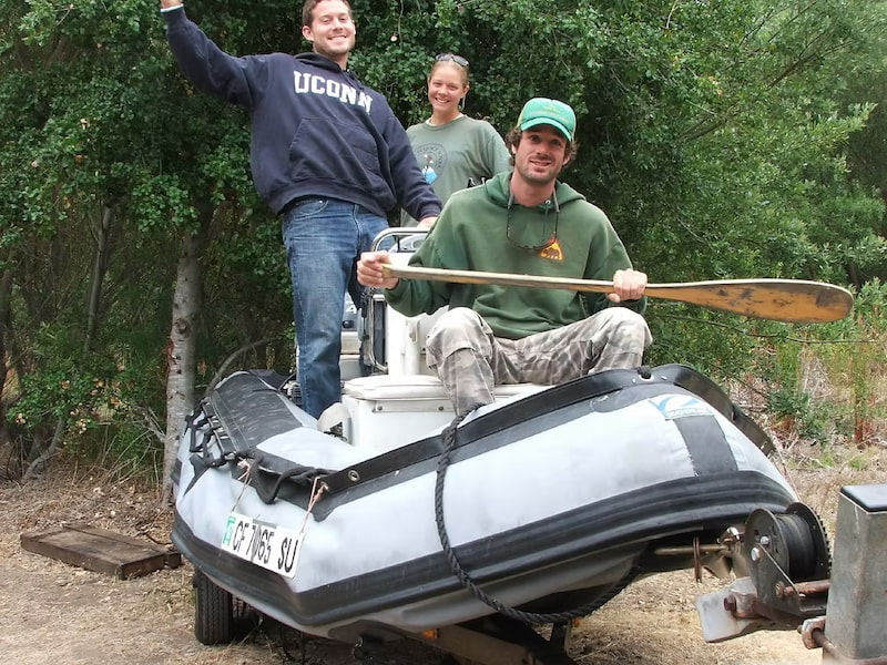 Getting the zodiac ready to go to Painted Cave and birding
